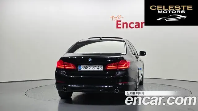 BMW Série 5 (G30) 520i Luxury 2018 — photo 4 sur 20