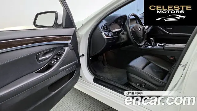 BMW Série 5 (F10) 528i 2013 — photo 10 sur 20