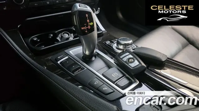 BMW Série 5 (F10) 528i 2013 — photo 9 sur 20