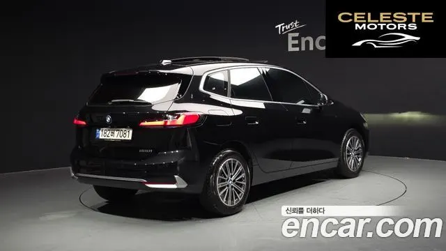 BMW Série 2 Active Tourer (U06) 220i Luxury 2023 — photo 2 sur 40