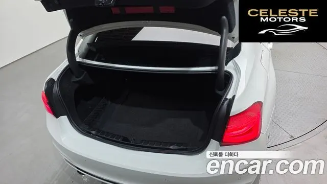 BMW Série 3 (F30) 320i Luxury 2018 — photo 32 sur 32