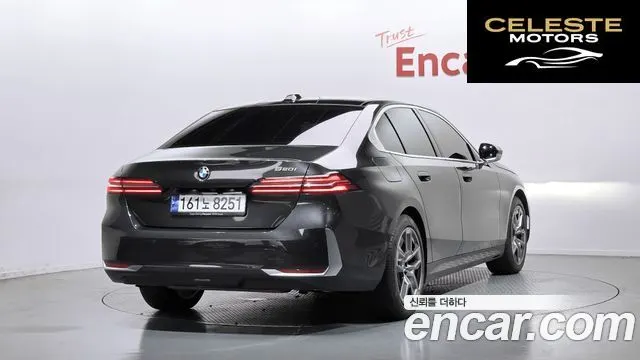 BMW Série 5 (G60) 520i 2024 — photo 2 sur 32