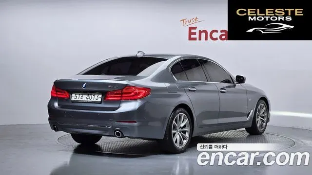 BMW Série 5 (G30) 520i Luxury 2018 — photo 2 sur 26
