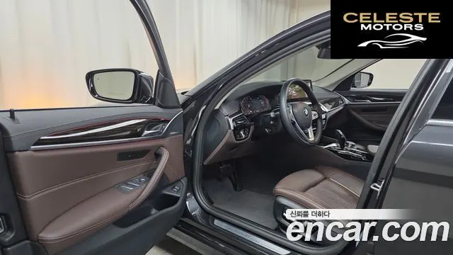 BMW Série 5 (G30) 523d Luxury 2023 — photo 13 sur 31