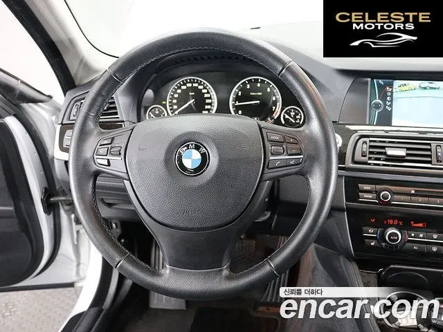 BMW Série 5 (F10) 528i 2012 — photo 14 sur 26