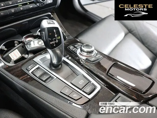 BMW Série 5 (F10) 528i 2012 — photo 9 sur 26