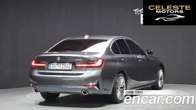 BMW Série 3 (G20) 320i Luxury 2021 — photo 2 sur 37