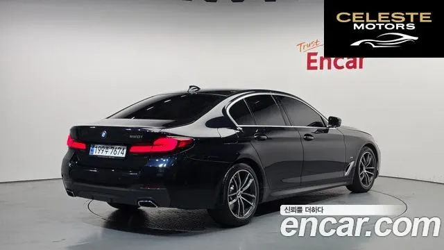 BMW Série 5 (G30) 520i M Sport 2021 — photo 2 sur 32