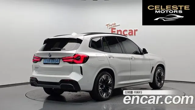 BMW iX3 M Sport 2025 — photo 2 sur 20