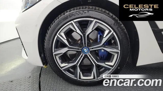 BMW i4 eDrive40 M Sport Pro 2023 — photo 5 sur 35