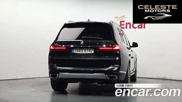 BMW X7 (G07) xDrive 40i Design Pure Excellence 6 places 2022 — photo 4 sur 34