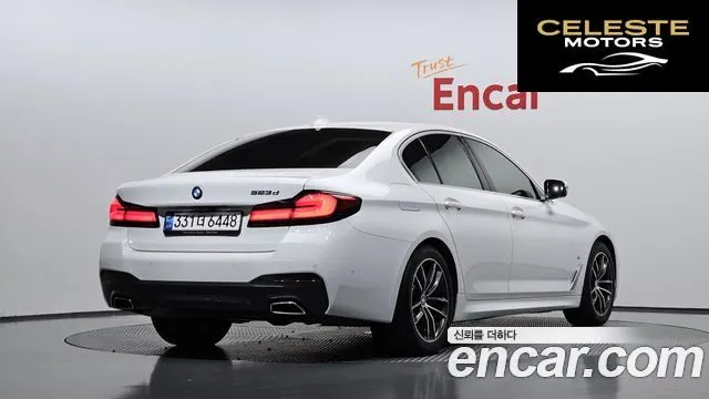 BMW Série 5 (G30) 523d M Sport 2021 — photo 2 sur 32