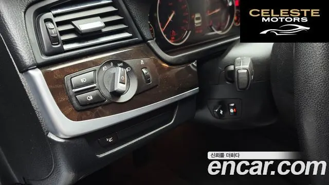 BMW Série 5 (F10) 528i 2013 — photo 16 sur 20