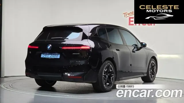 BMW iX xDrive50 Sport Plus 2023 — photo 2 sur 33