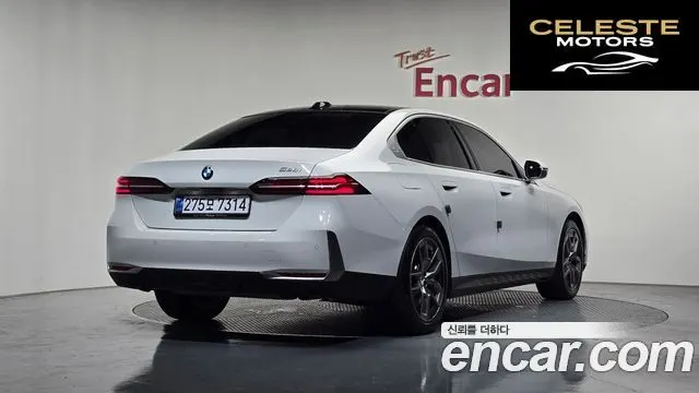 BMW Série 5 (G60) 520i 2024 — photo 2 sur 40