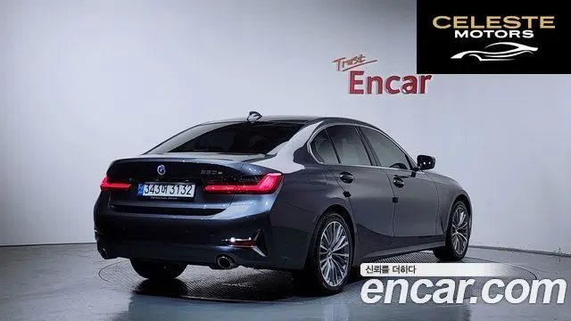 BMW Série 3 (G20) 330e Luxury 2021 — photo 2 sur 34