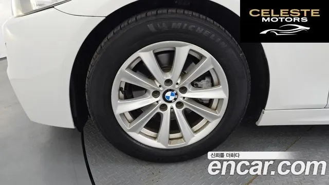 BMW Série 5 (F10) 528i 2010 — photo 5 sur 20