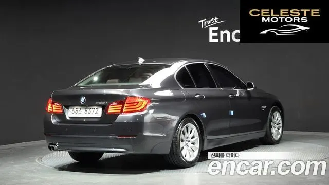 BMW Série 5 (F10) 528i xDrive 2012 — photo 2 sur 20