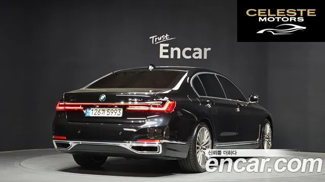BMW Série 7 (G11) 740Li xDrive Design Pure Excellence 2021 — photo 2 sur 32