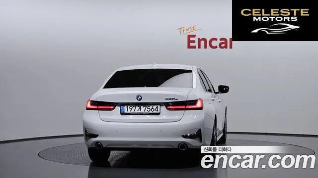BMW Série 3 (G20) 330e Luxury 2020 — photo 4 sur 31