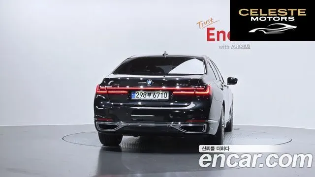 BMW Série 7 (G11) 730d xDrive Design Pure Excellence 2021 — photo 4 sur 33