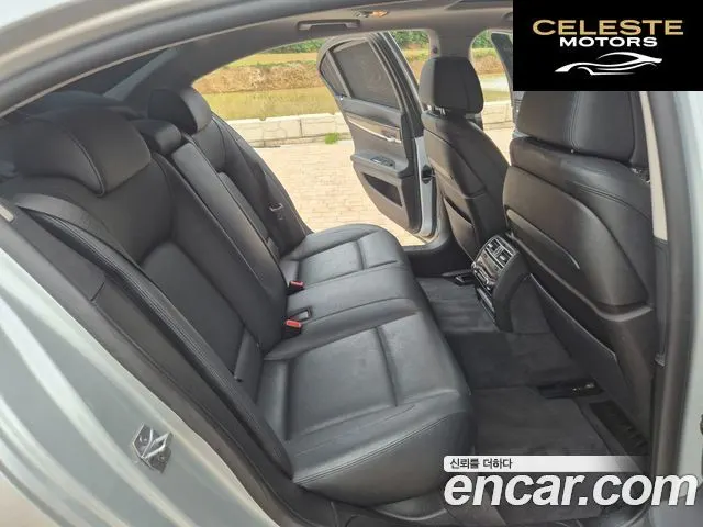 BMW Série 7 (F01) 730d 2013 — photo 16 sur 26