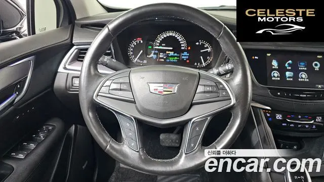 CADILLAC XT5 3.6 Premium AWD 2019 — photo 13 sur 20