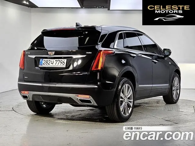 CADILLAC XT5 3.6 Premium Luxury AWD 2023 — photo 2 sur 26
