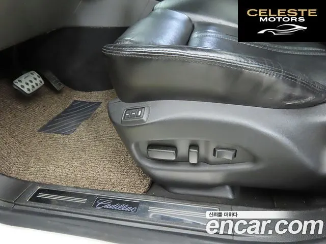 CADILLAC SRX 3.0 Premium 2011 — photo 12 sur 26
