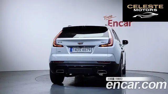 CADILLAC XT4 2.0 Sport AWD 2023 — photo 4 sur 36