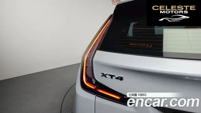 CADILLAC XT4 2.0 Sport AWD 2023 — photo 9 sur 36