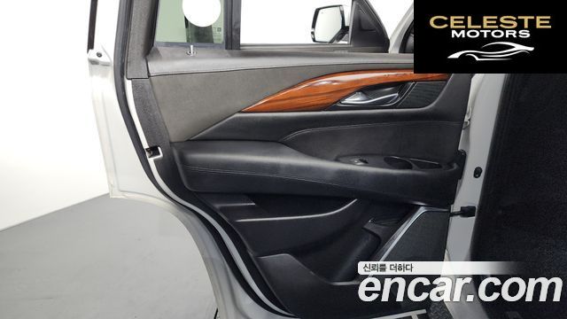 CADILLAC 6.2 2018 — photo 15 sur 38