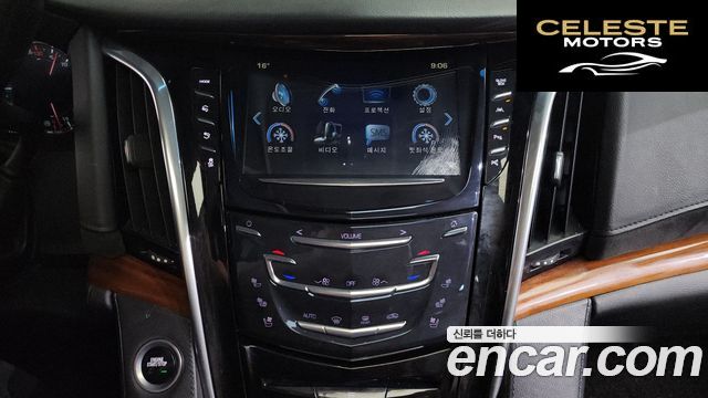 CADILLAC 6.2 2018 — photo 32 sur 38