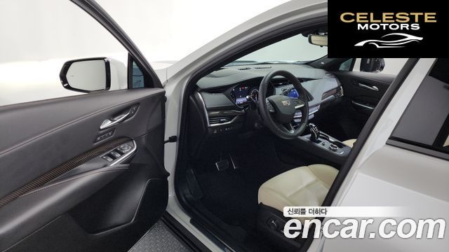 CADILLAC XT4 2.0 Sport AWD 2023 — photo 13 sur 36