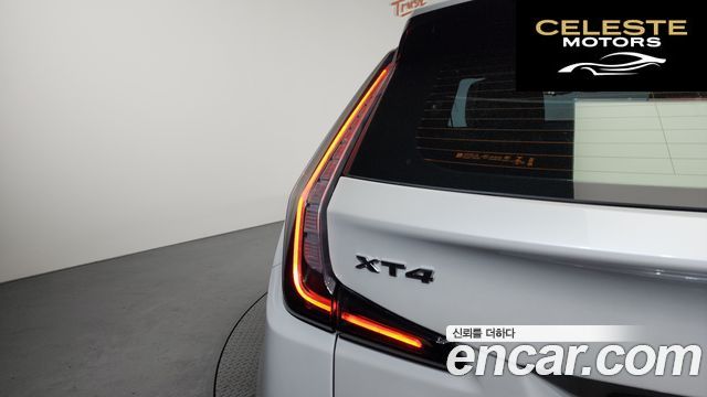 CADILLAC XT4 2.0 Sport AWD 2023 — photo 9 sur 36