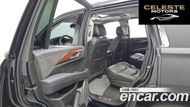 CADILLAC 6.2 2020 — photo 16 sur 32