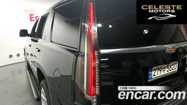 CADILLAC 6.2 2020 — photo 9 sur 35