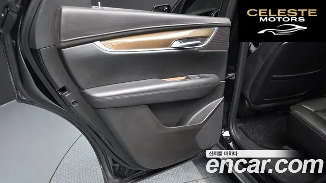 CADILLAC XT5 3.6 AWD 2019 — photo 14 sur 36