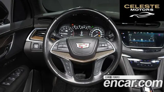 CADILLAC XT5 3.6 AWD 2019 — photo 18 sur 36