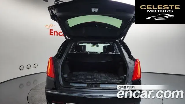 CADILLAC XT5 3.6 AWD 2018 — photo 24 sur 32