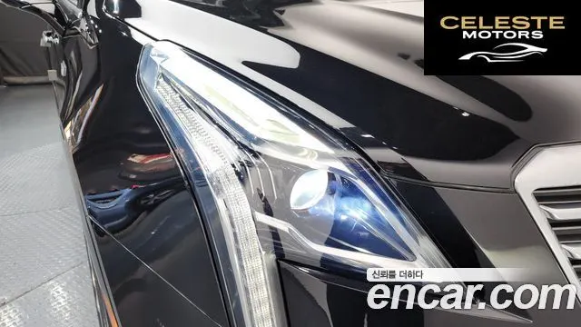 CADILLAC XT5 3.6 AWD 2018 — photo 8 sur 32