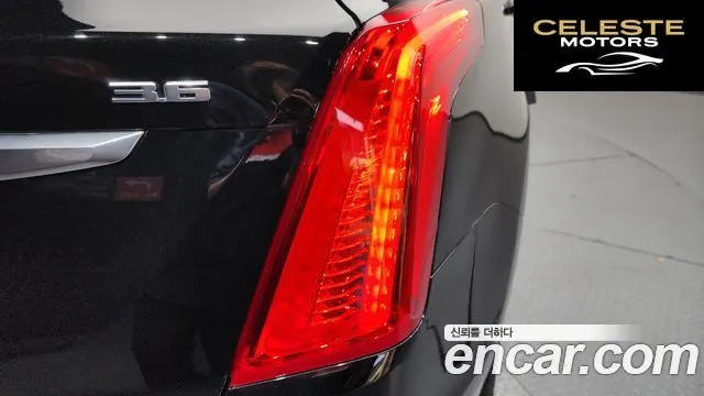 CADILLAC XT5 3.6 AWD 2018 — photo 9 sur 32