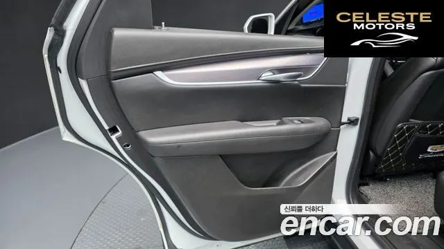 CADILLAC XT5 3.6 Premium Plus AWD 2018 — photo 15 sur 37