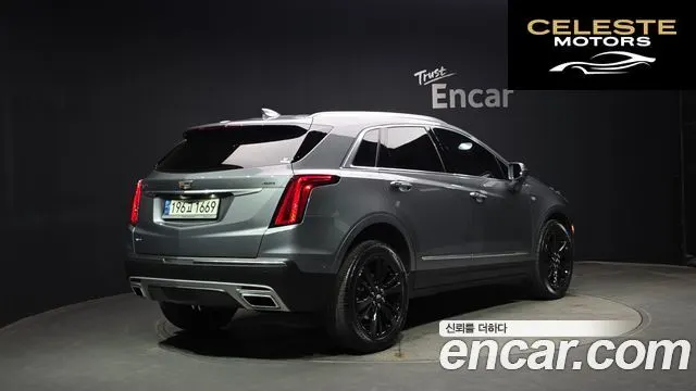 CADILLAC XT5 3.6 Premium Luxury AWD 2020 — photo 2 sur 38