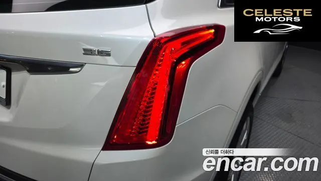 CADILLAC XT5 3.6 Premium Plus AWD 2018 — photo 9 sur 37