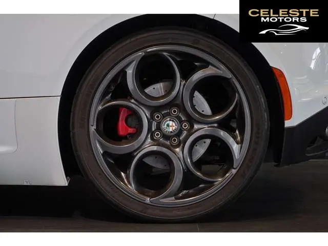 ALFA ROMEO 4C 2015 — photo 6 sur 8