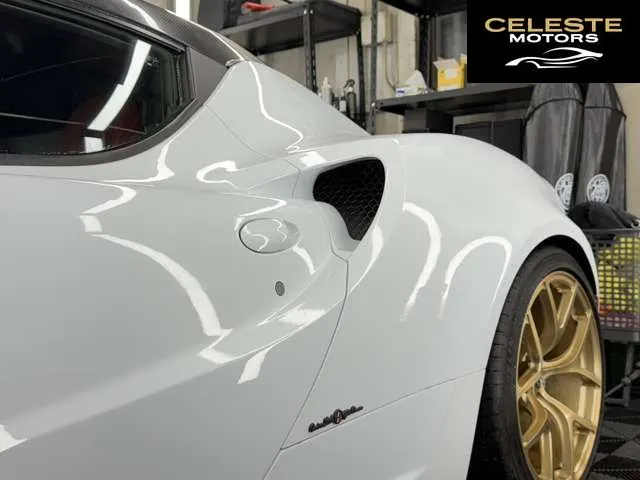 ALFA ROMEO 4C 2015 — photo 8 sur 8
