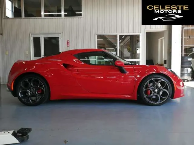 ALFA ROMEO 4C 2021 — photo 8 sur 8