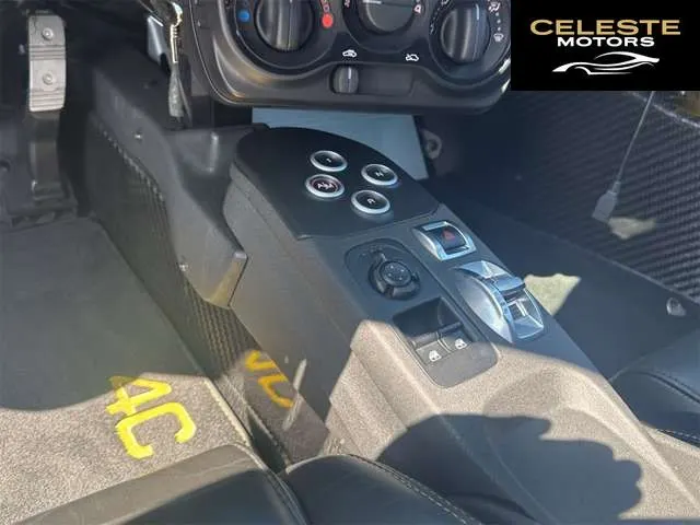 ALFA ROMEO 4C Spider 2019 — photo 7 sur 8