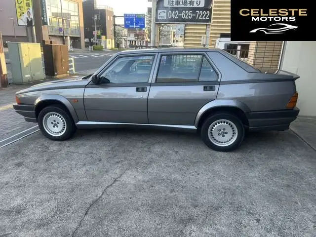 ALFA ROMEO Alfa 75 1988 — photo 2 sur 8